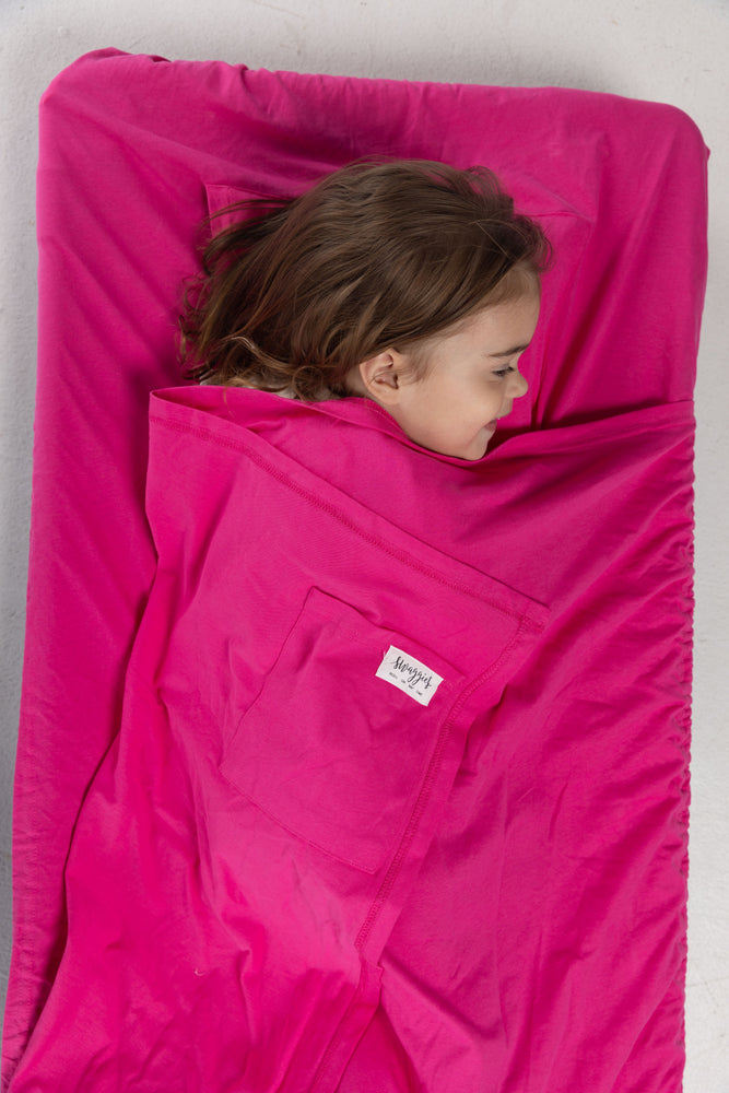 BRIGHT PINK DAYCARE SHEET SET