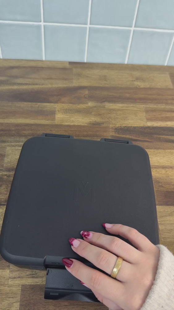 
            
                Load and play video in Gallery viewer, Bite Lunch Box - Midnight
            
        